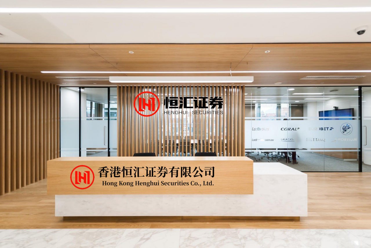 申银策略平台 数字平台为非遗“确权” 土家织锦大师作品《阳雀花》成交